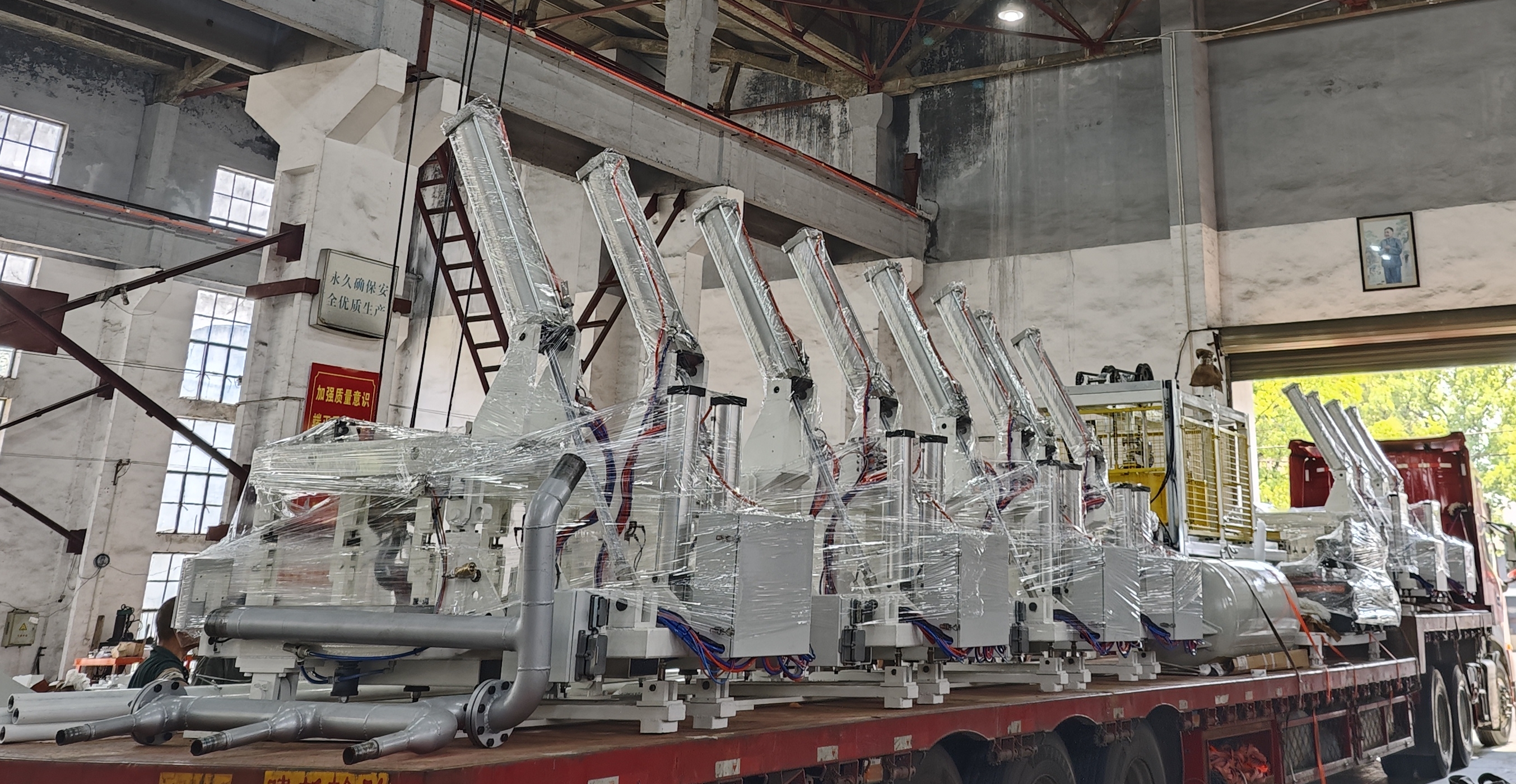 22工位轉(zhuǎn)盤(pán)發(fā)泡生產(chǎn)線發(fā)往山西某汽車配件有限公司